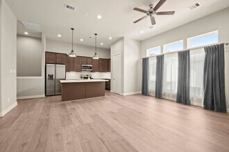 138 Knightsbridge Park Ln in Houston, TX - Building Photo - Building Photo