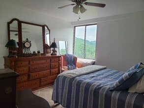 1800 Roundhill Rd, Unit 1205 in Charleston, WV - Building Photo - Building Photo