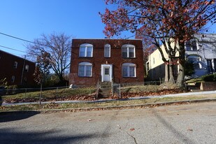 2813 Buena Vista Ter SE in Washington, DC - Building Photo