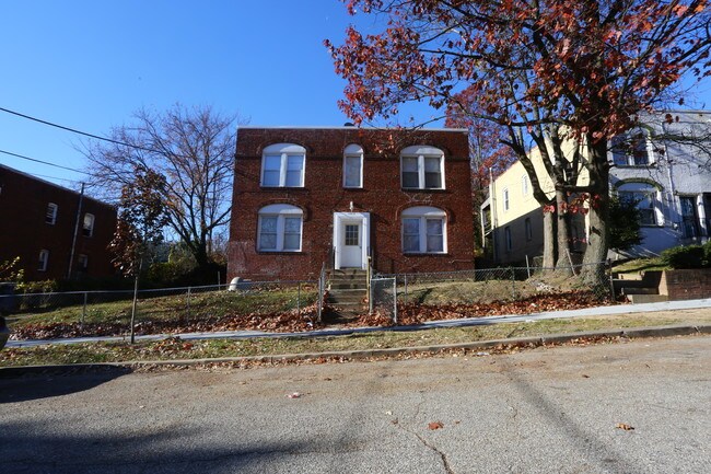 2813 Buena Vista Ter SE