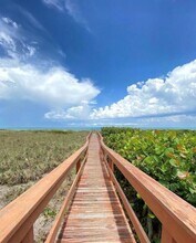 2020 N Atlantic Ave in Cocoa Beach, FL - Foto de edificio - Building Photo