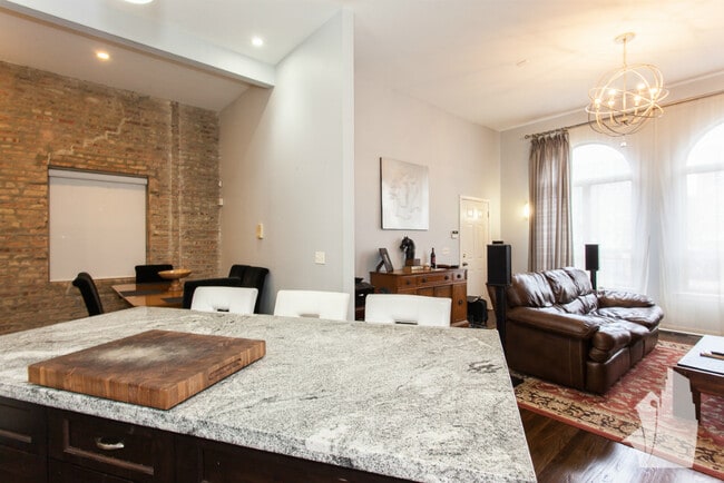 property at 2113 W Washington Blvd
