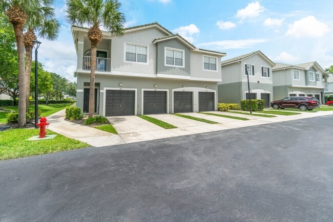 3116 Grandiflora Dr in Greenacres, FL - Building Photo - Building Photo