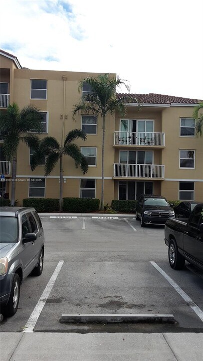509 E Sheridan St in Dania Beach, FL - Foto de edificio