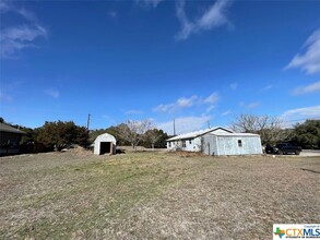 716 Persimmon Pass in Fischer, TX - Foto de edificio - Building Photo