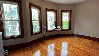 306 Summer St, Unit 2L in Somerville, MA - Building Photo - Building Photo