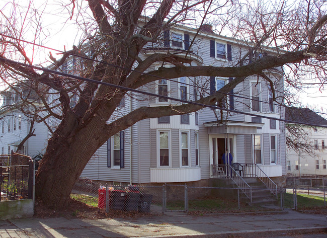 89 Cherry St in Fall River, MA - Building Photo - Building Photo