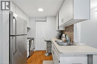 30 Bridge St W in Kitchener, ON - Building Photo - Building Photo