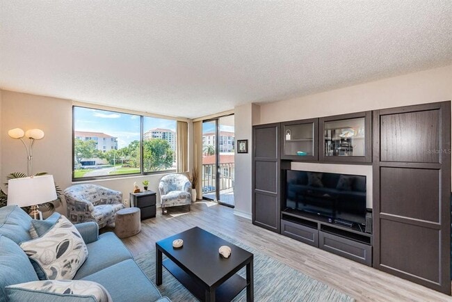 6219 PALMA Blvd in St. Petersburg, FL - Building Photo - Building Photo