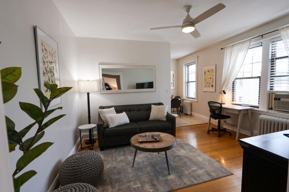 370 Chestnut Hill Ave in Boston, MA - Building Photo