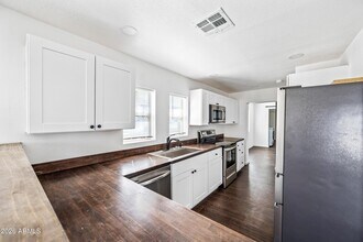 330 N 15th St in Phoenix, AZ - Building Photo - Building Photo