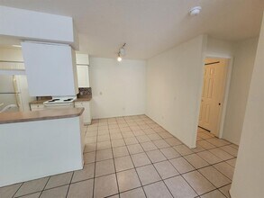36037 Deer Creek Dr in Zephyrhills, FL - Building Photo - Building Photo