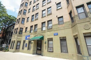 555 W Arlington, Unit 208 in Chicago, IL - Building Photo