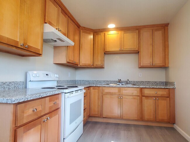 1381 San Tomas Aquino Pkwy, Unit 4 in San Jose, CA - Building Photo - Building Photo