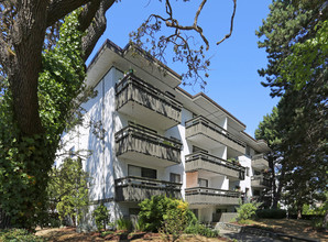 Wycliffe Apartments in Victoria, BC - Building Photo - Building Photo