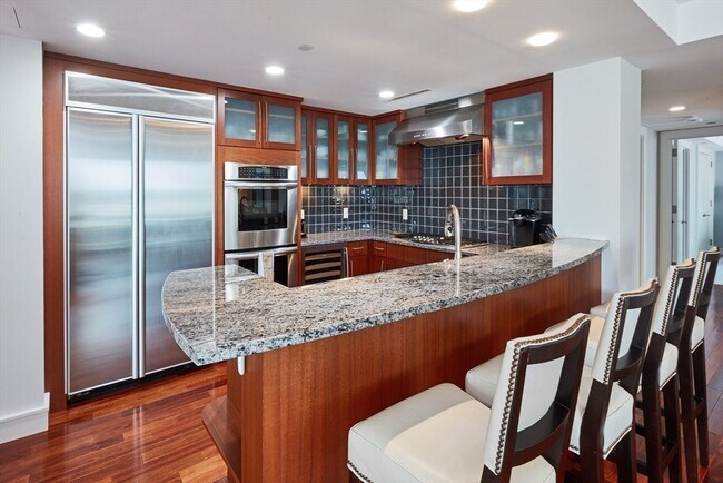3 Battery Wharf, Unit 3505 in Boston, MA - Foto de edificio - Building Photo