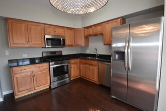 366 Town Pl Cir in Buffalo Grove, IL - Building Photo - Building Photo