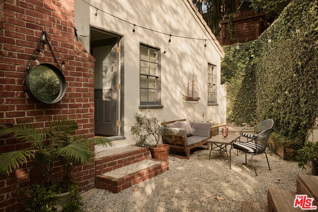 2230 Fink St in Los Angeles, CA - Building Photo - Building Photo
