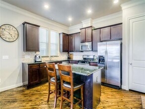 8740 Kempwood Dr in Houston, TX - Building Photo - Building Photo