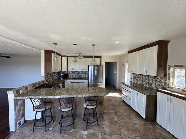 3610 OR-140 in Klamath Falls, OR - Building Photo - Building Photo