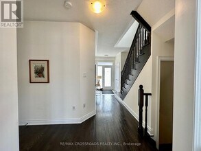 235 John Davis Gate in Whitchurch-Stouffville, ON - Building Photo - Building Photo