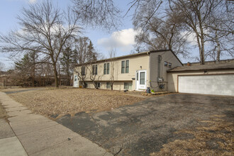 3830 W 108th St in Minneapolis, MN - Foto de edificio - Building Photo