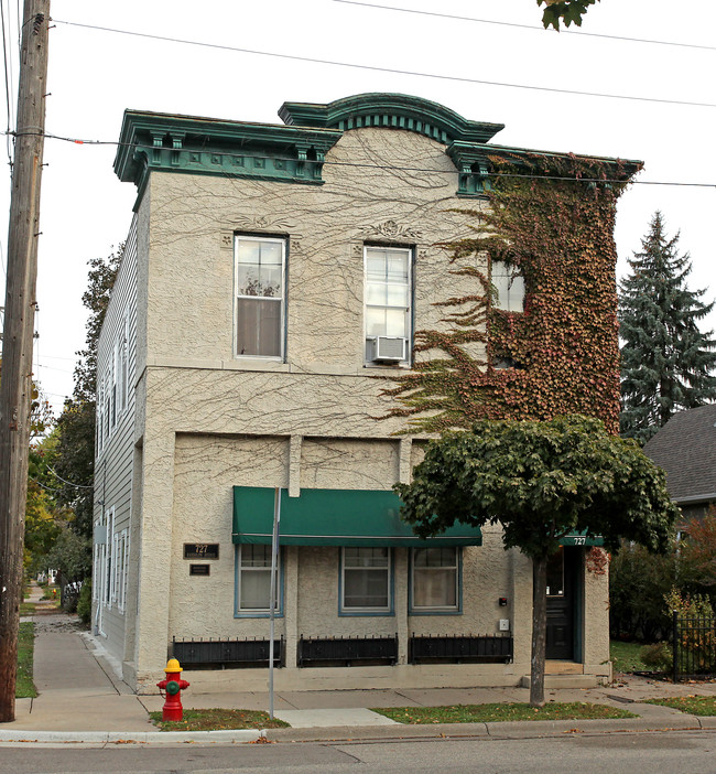 727 Randolph Ave in St. Paul, MN - Building Photo - Building Photo