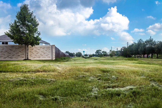 Villages of Lanham Creek in Houston, TX - Building Photo - Building Photo