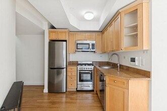 435 E 76th St in New York, NY - Building Photo - Building Photo