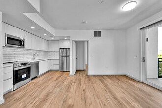 1240 Magnolia Ave in Los Angeles, CA - Building Photo - Building Photo