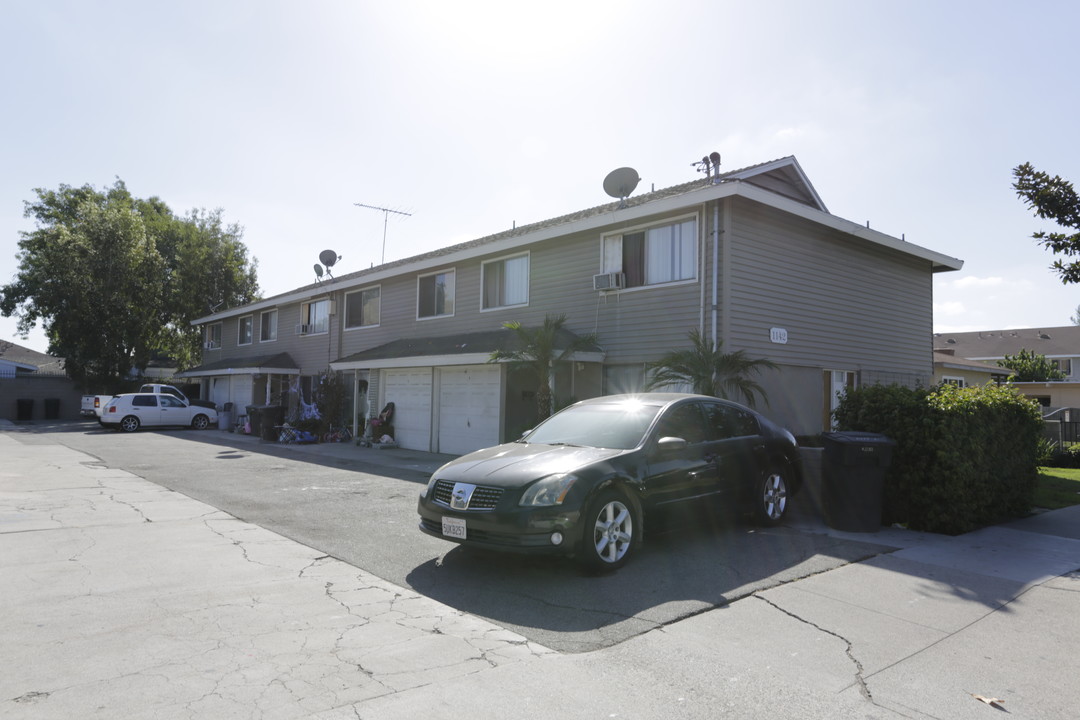 Sharon Arms Apartments in Anaheim, CA - Building Photo