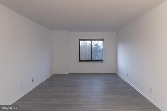 205 Yoakum Pkwy in Alexandria, VA - Foto de edificio - Building Photo