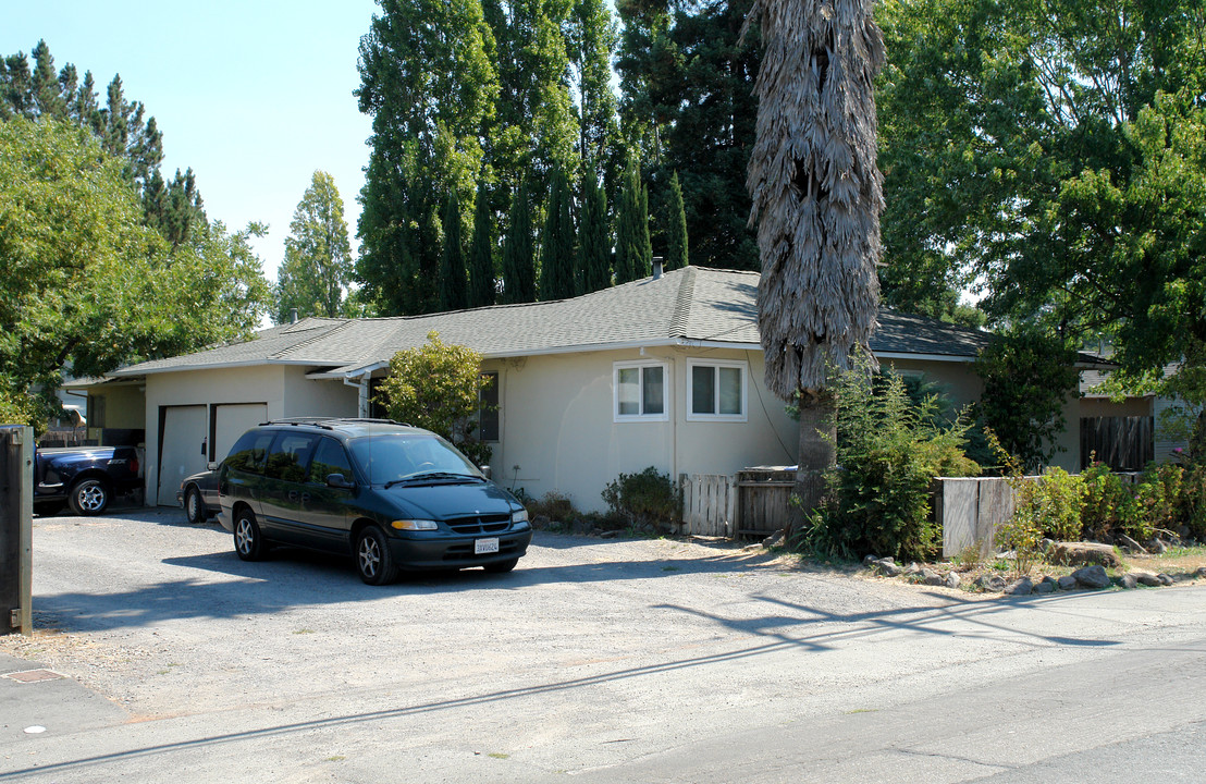 1474 Franquette Ave in Santa Rosa, CA - Building Photo