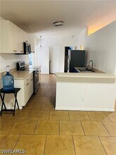 3280 2nd Ave SE in Naples, FL - Foto de edificio - Building Photo