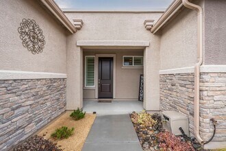 935 Three Frks Ct in Spanish Springs, NV - Building Photo - Building Photo