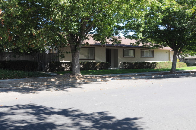 393-395 Pinehurst Ave in Los Gatos, CA - Building Photo - Building Photo