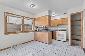 3216 N Downer Ave in Milwaukee, WI - Building Photo - Building Photo