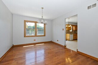 7745 Woodstock Dr in Tinley Park, IL - Building Photo - Building Photo