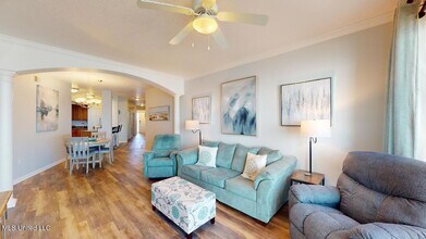 2228 Beach Dr, Unit 704 in Gulfport, MS - Building Photo - Building Photo