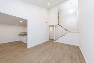 2423 Coventry Cir in Fullerton, CA - Foto de edificio - Building Photo