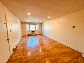 14B Mayberry Dr in Westborough, MA - Building Photo - Building Photo