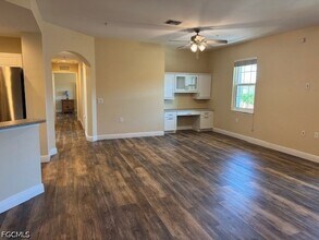 1502 SW 50th St in Cape Coral, FL - Foto de edificio - Building Photo