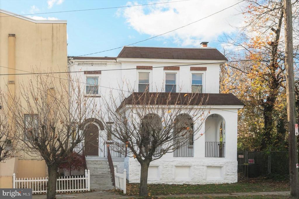 5836-38 Henry Ave in Philadelphia, PA - Building Photo
