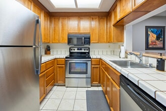 198 Oriole Cir, Unit 198 in Novato, CA - Building Photo - Building Photo