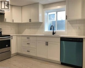 7 Chalmers St in St Catharines, ON - Building Photo - Building Photo