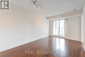 35-835 Bales Ave in Toronto, ON - Building Photo - Building Photo