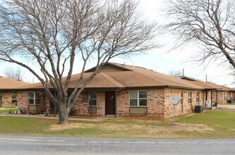 700 S Main St in Venus, TX - Building Photo - Building Photo