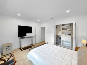 130 SW 25th Rd in Miami, FL - Building Photo - Building Photo