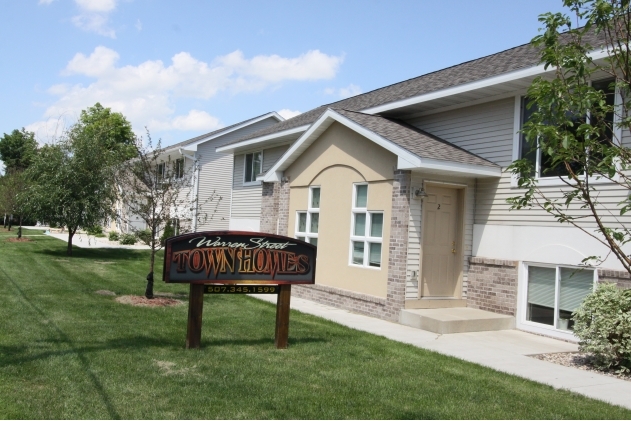 Warren Street Townhomes in Mankato, MN - Building Photo