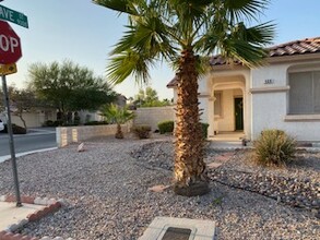 609 Artrea Pl in Las Vegas, NV - Building Photo - Building Photo